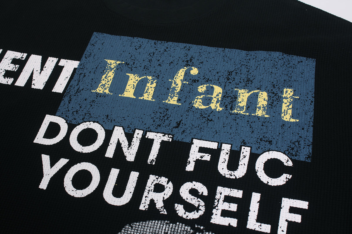Schwarzes Longsleeve mit Graphic – Streetwear-Waffelshirt mit markantem Print