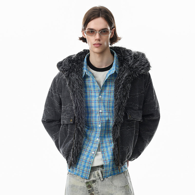 Gewaschene Denim-Pufferjacke mit Kapuze und Kunstfellbesatz – Used-Camo-Stitching