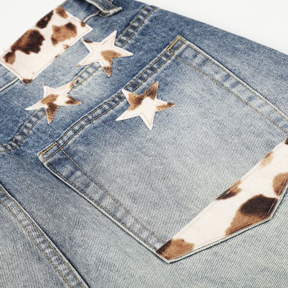 Wide-Leg-Jeans für Herren – Verwaschener Blue-Gradient-Denim mit Sternpatch & Kontrastdetails