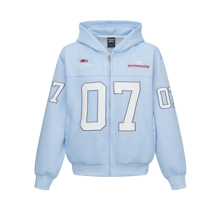 Sweat à capuche varsity bleu ciel zippé intégralement, avec grand écusson appliqué blanc 07 sur le devant et logos brodés sur la poitrine