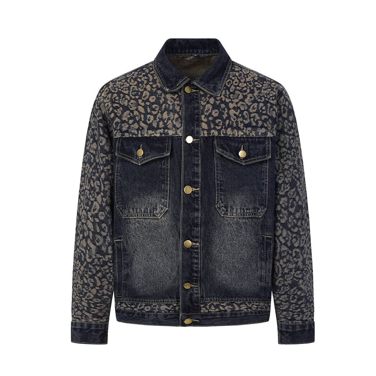 Veste trucker en jean bleu marine délavé pour homme, imprimé jacquard léopard kaki sur empiècement poitrine, manches et dos, détails en laiton vieilli