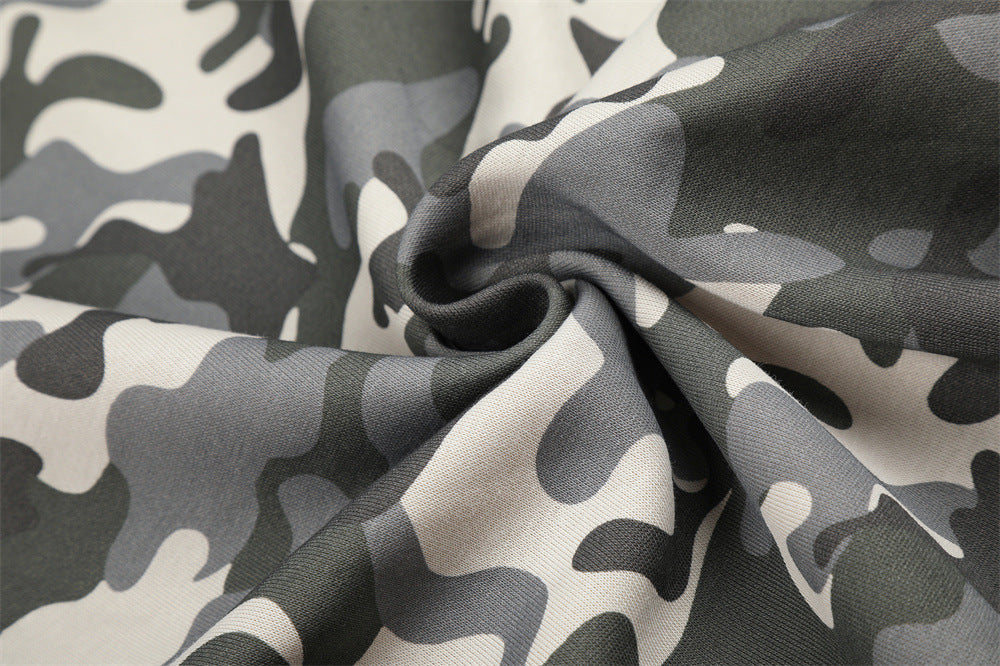 Men's Relaxed Fit Camo Wide-Leg Pants with Elastic Waistband & Ruched Hem