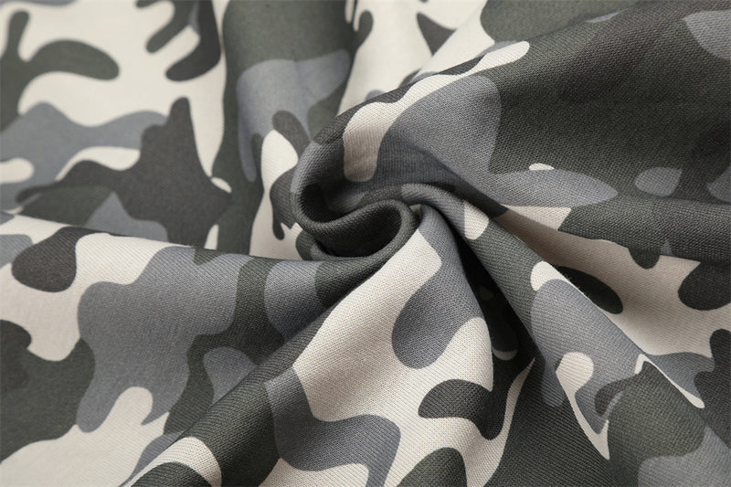 Men's Relaxed Fit Camo Wide-Leg Pants with Elastic Waistband & Ruched Hem