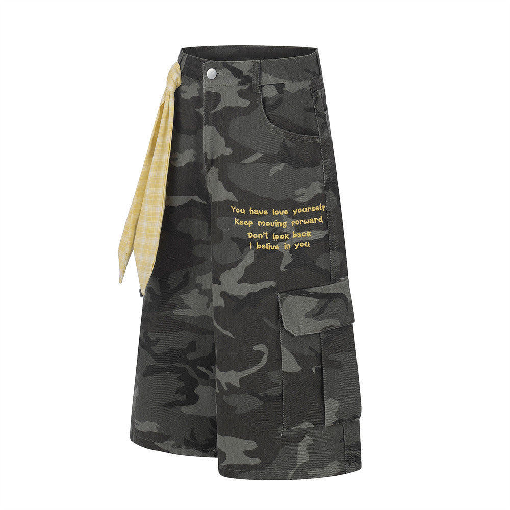 Men's Wide-Leg Camo Cargo Shorts with Bandana Detail & Multi-Pocket
