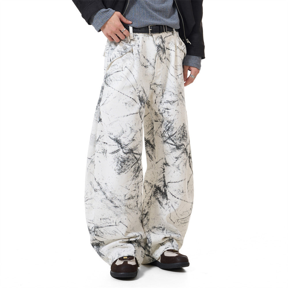 Hose mit weitem, geschwungenem Bein – Ink-Wash-Print, Falten und lockere Baggy-Passform