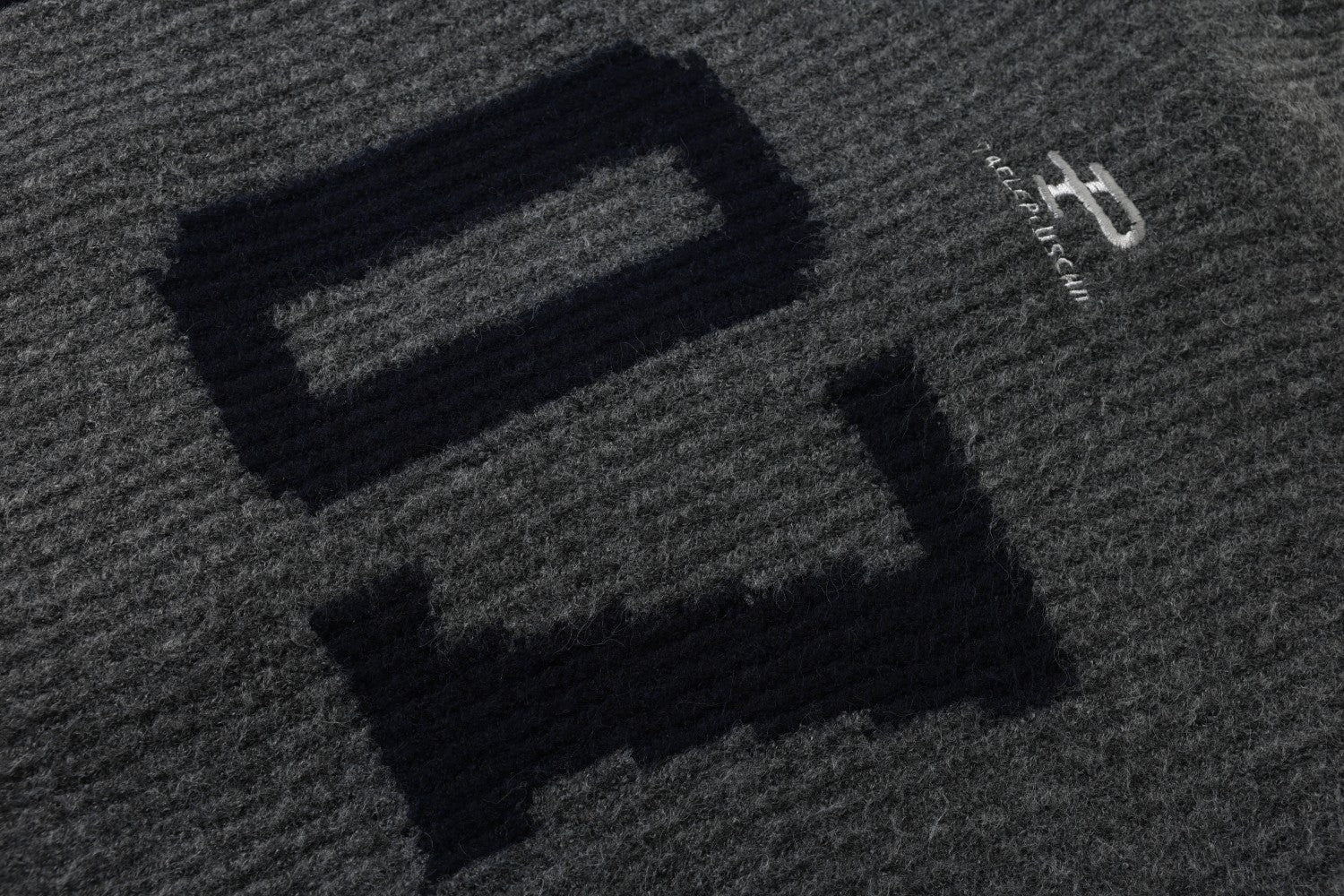 Strick-Cardigan mit Racing-Patches, Reißverschluss und Stehkragen