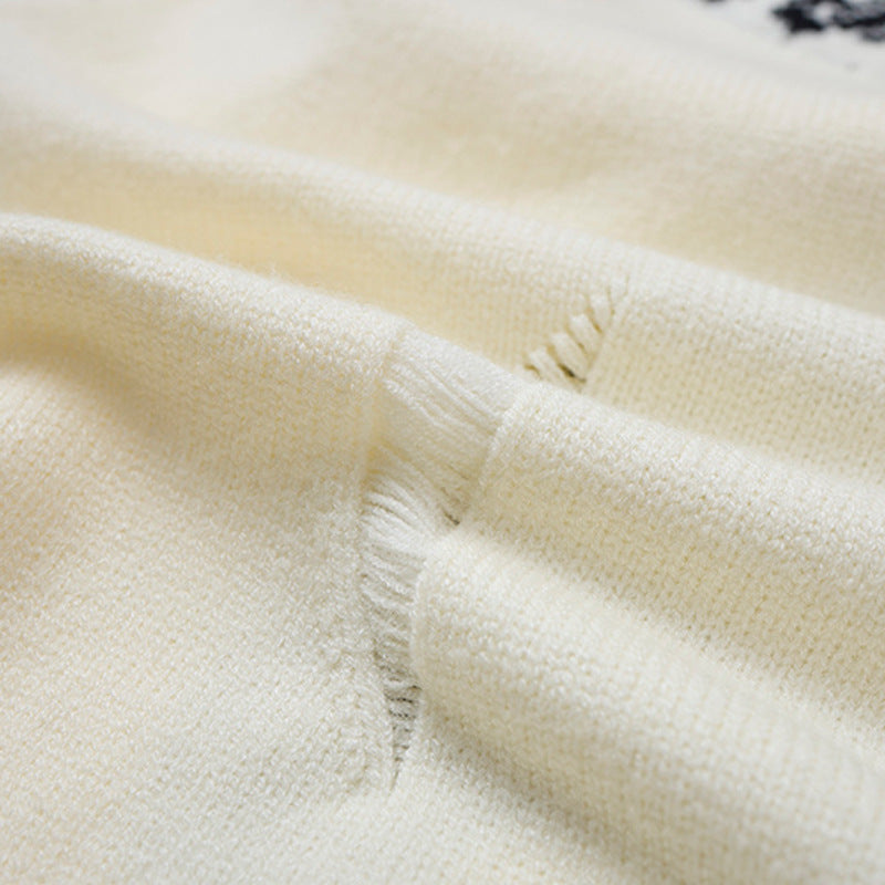 Pull en maille jacquard avec croix gothique et finitions usées – Esthétique sombre oversize