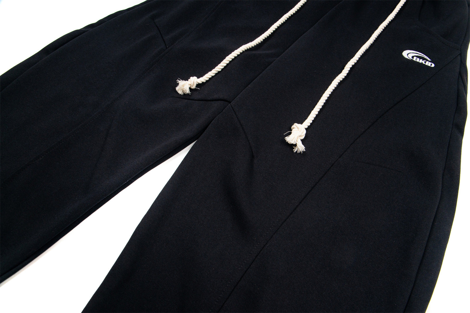 Wide-Leg Sweatpants with Rope Drawstring – Oversized Retro Streetwear Trousers