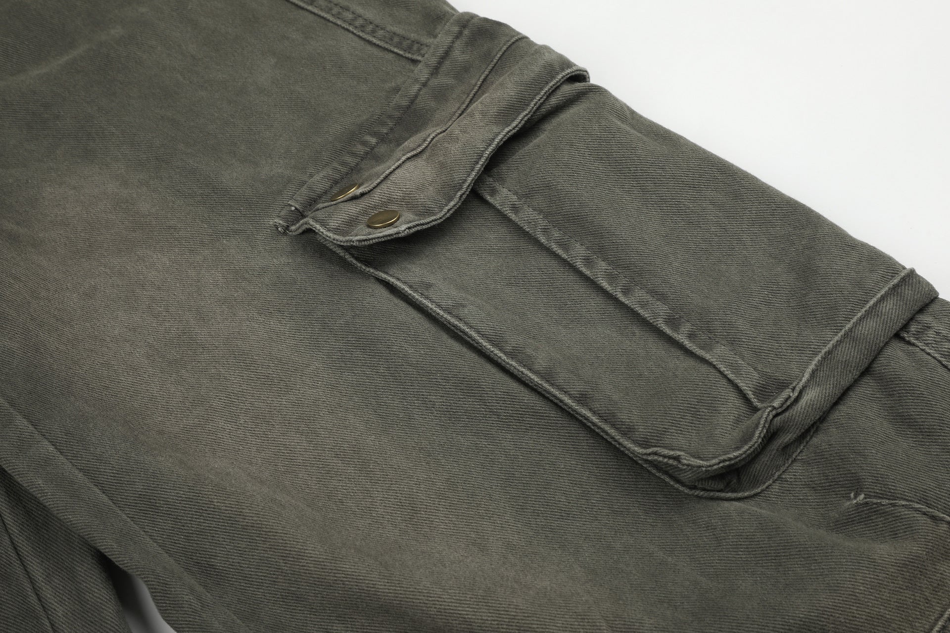 Wide-Leg Cargo Jeans – Washed Denim, Straight-Fit with Multi-Pocket Detail