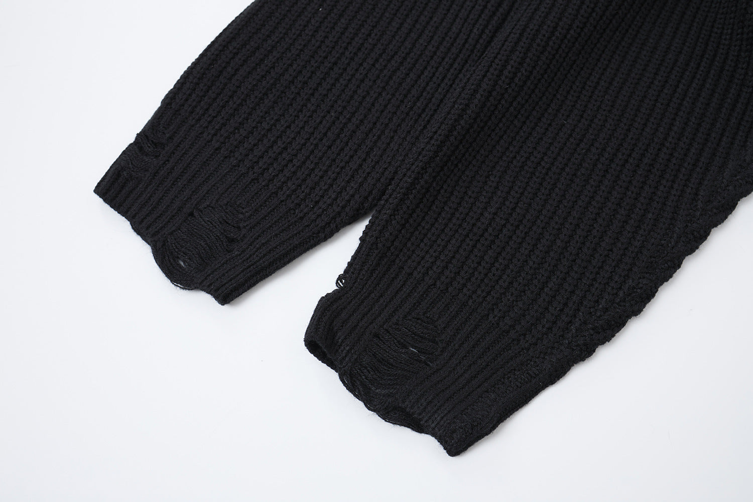 Pull col montant zippé en maille gothique à croix imprimée et effet usé