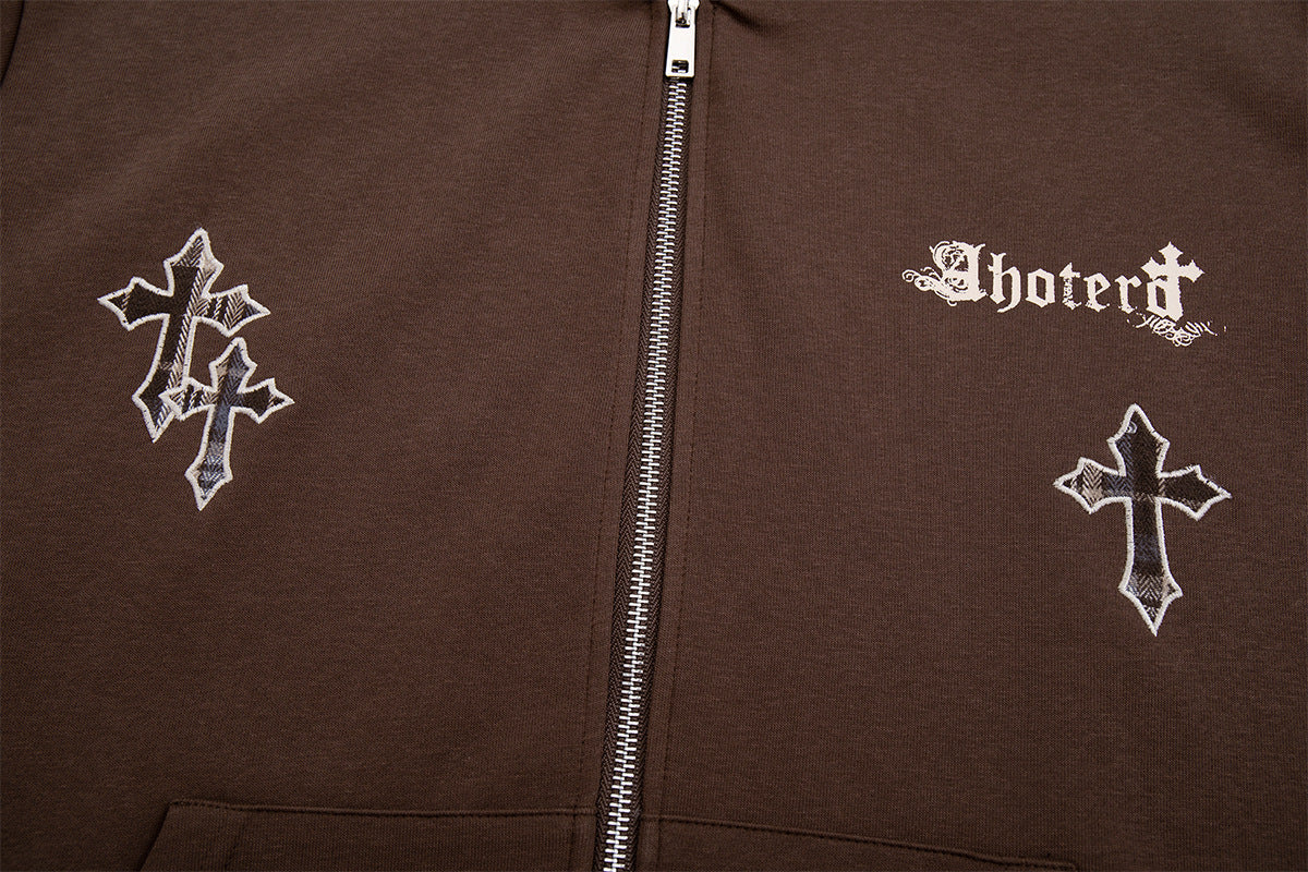 Sweat zippé à capuche avec croix brodée et détail à carreaux sur le bas