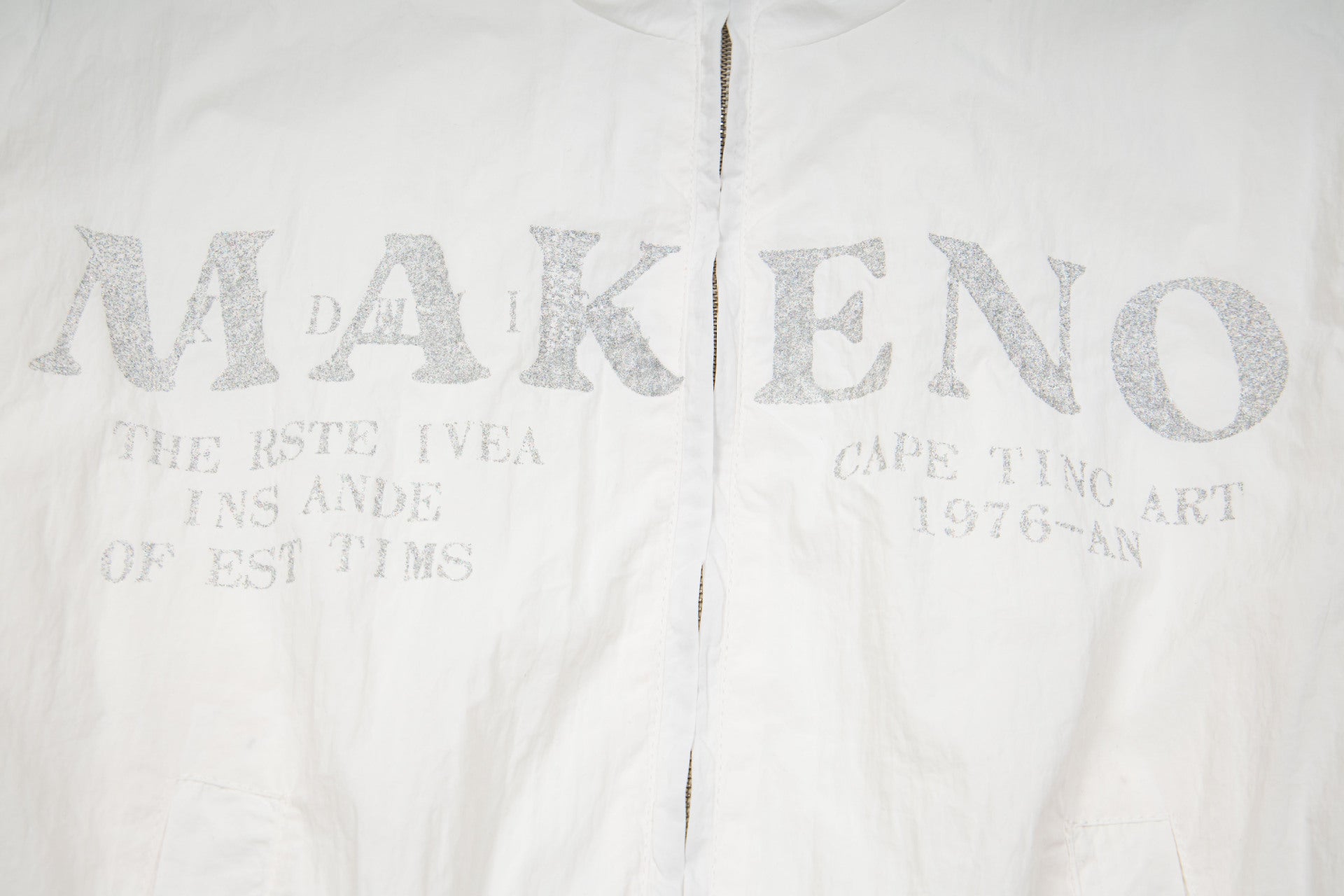 Grafik-Trackjacke – Windbreaker mit Stehkragen, durchgehendem Zipper & Stencil-Print