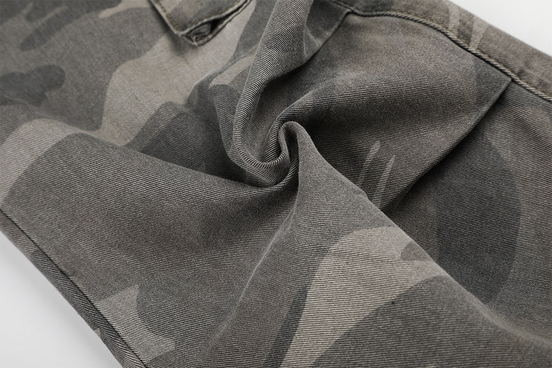 Pantalon cargo baggy camouflage à rivets, coupe large et multi-poches