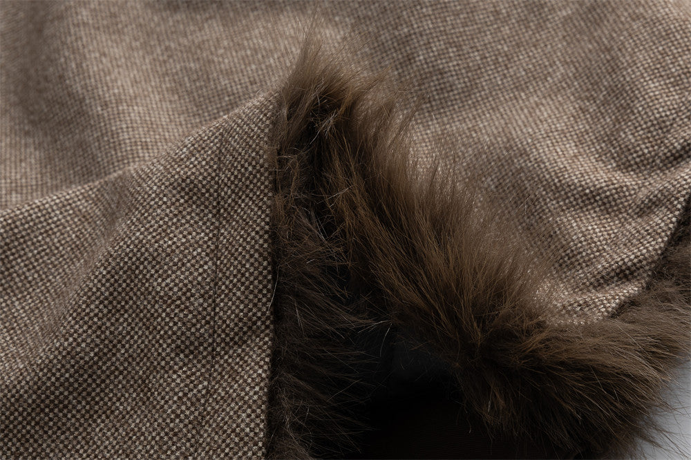 Retro-Tweedjacke mit Stehkragen, Kunstpelzbesatz und gestepptem Futter