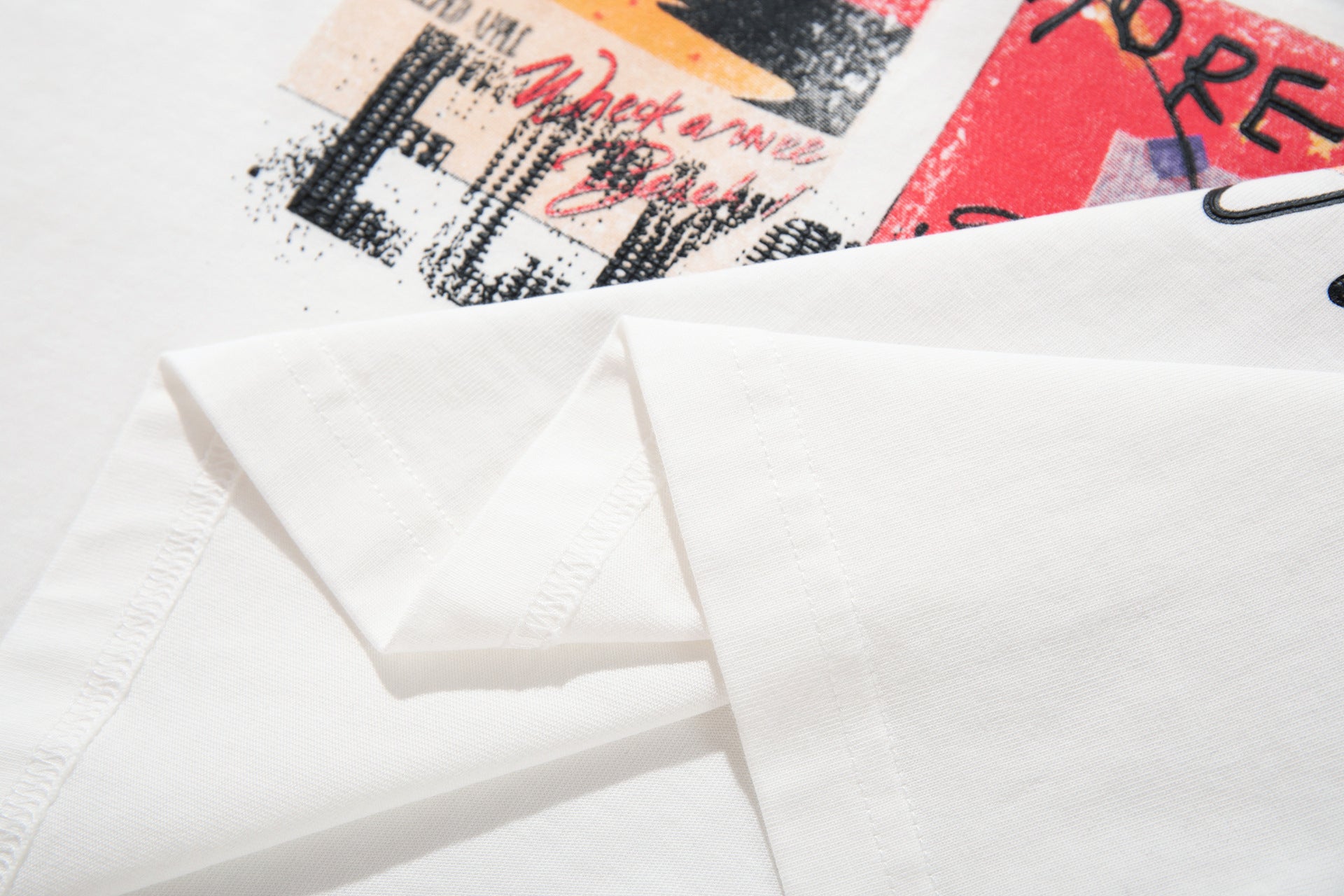 Retro-Collage-Longsleeve mit Grafik – Oversized Streetwear-Shirt