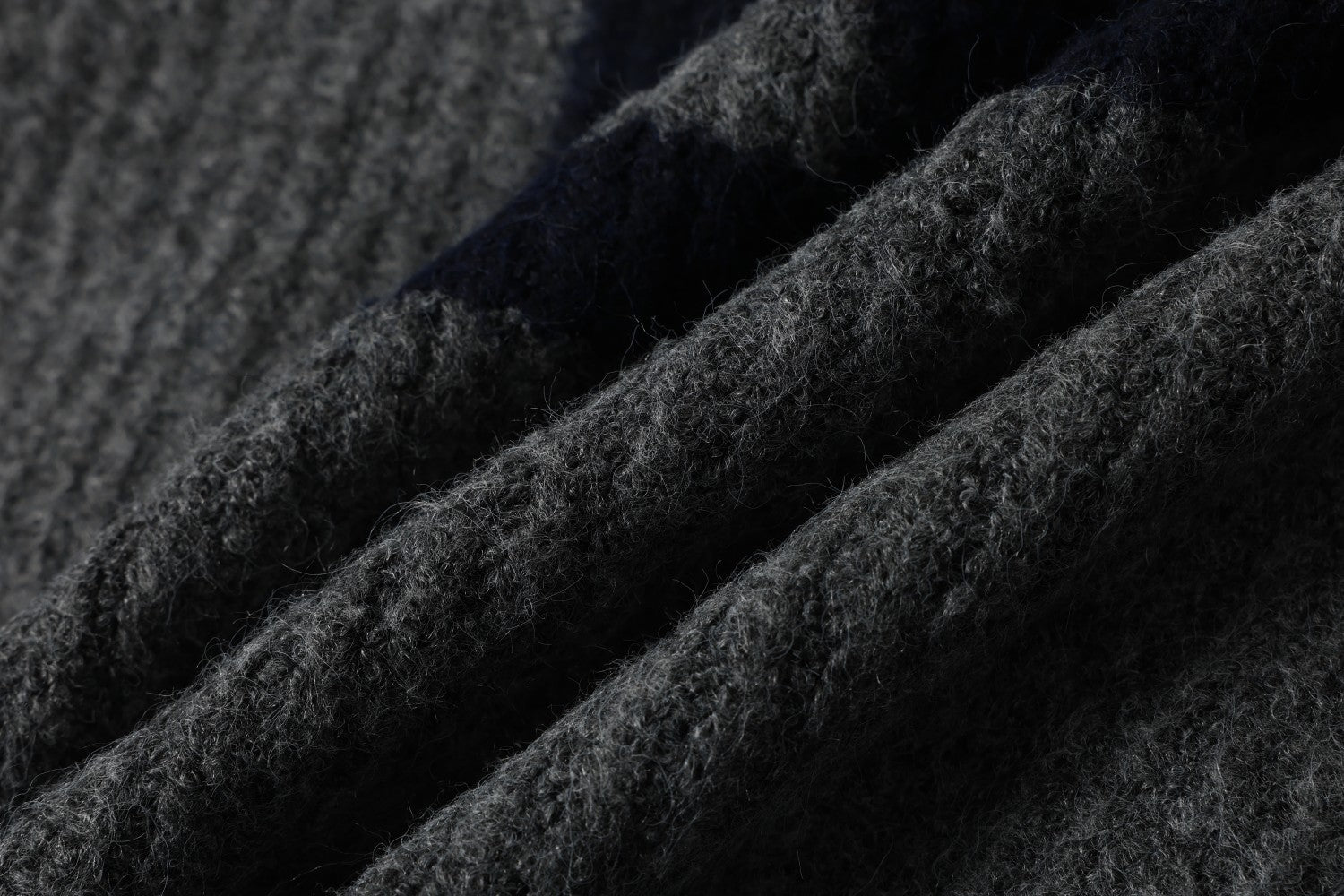 Strick-Cardigan mit Racing-Patches, Reißverschluss und Stehkragen