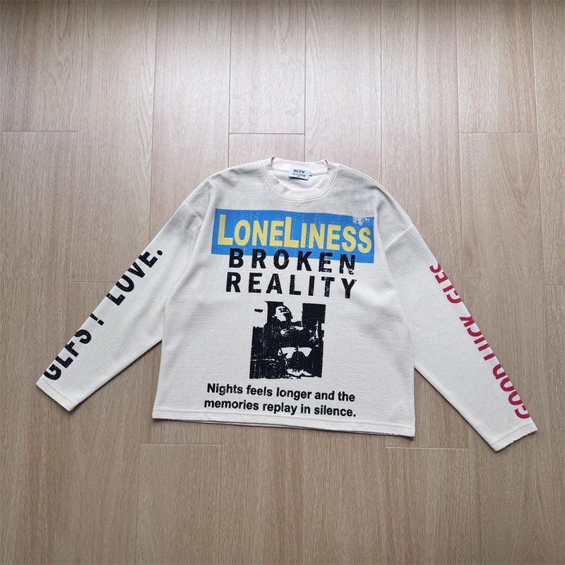 Herren-Langarmshirt aus Waffelstrick mit Grafik – „Loneliness Broken Reality“-Print