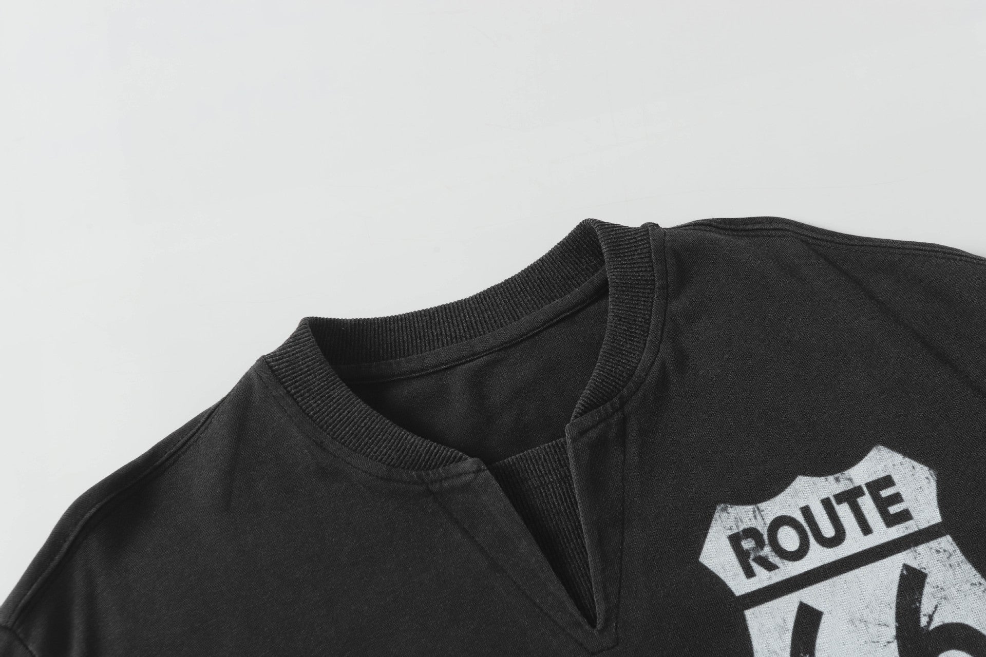 T-shirt manches longues à manches camouflage usées, effet deux pièces – Streetwear noir délavé