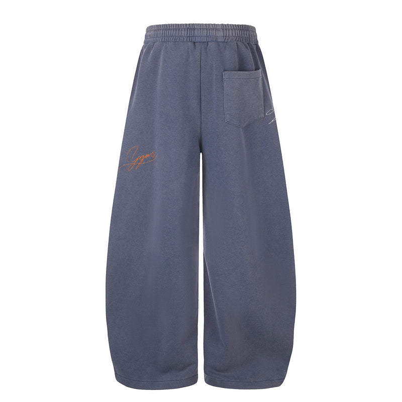Wide-Leg-Sweatpants mit Signature-Stickerei und Patch mit der Nummer 26