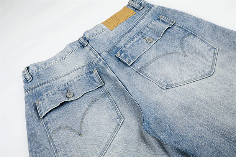 Wide-Leg Barrel Jeans – Vintage Washed Light Blue Curved Silhouette