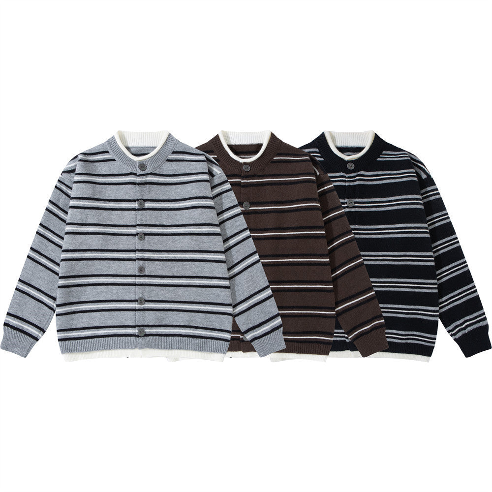 Herren-Strickcardigan mit Streifen und Knopfleiste