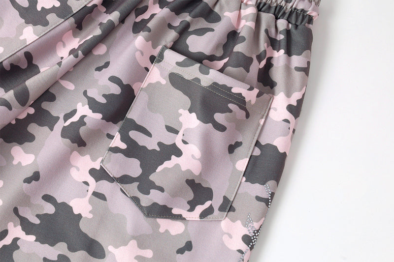 Camo-Jogginghose mit weitem Bein, Strassdetails & Kordelzug am Saum