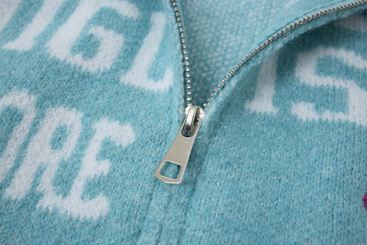 Gilet-pull zippé en maille jacquard avec imprimé lettres