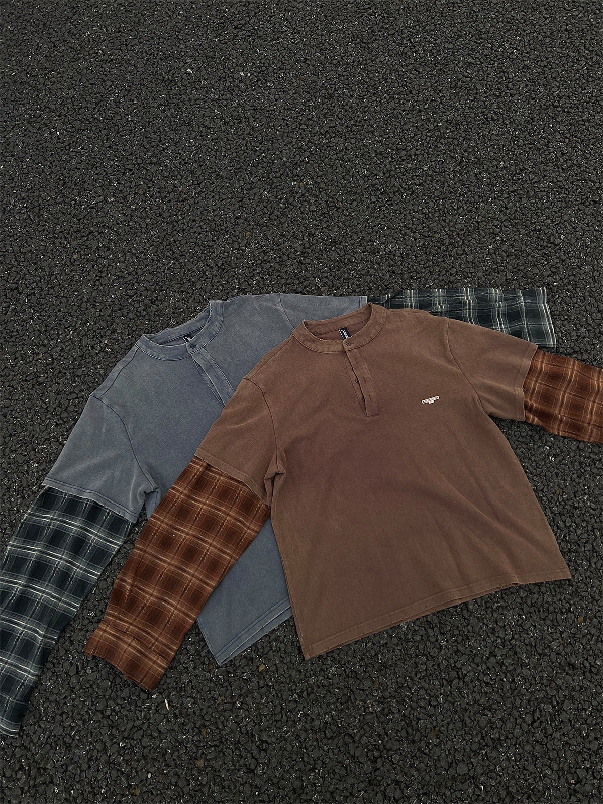T-shirt Henley manches longues à effet superposé, à carreaux et délavé – Chemise streetwear oversize