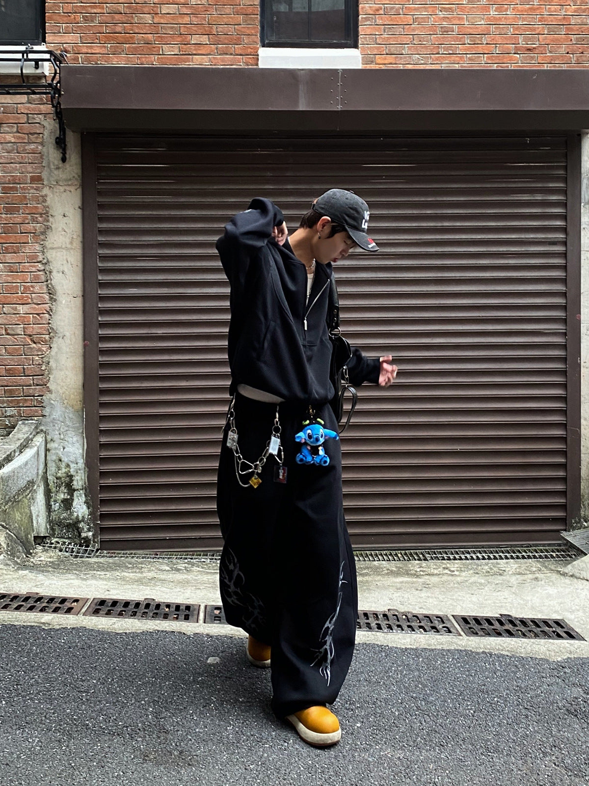 Sudadera extragrande con capucha y cremallera y estampado tribal — Conjunto urbano