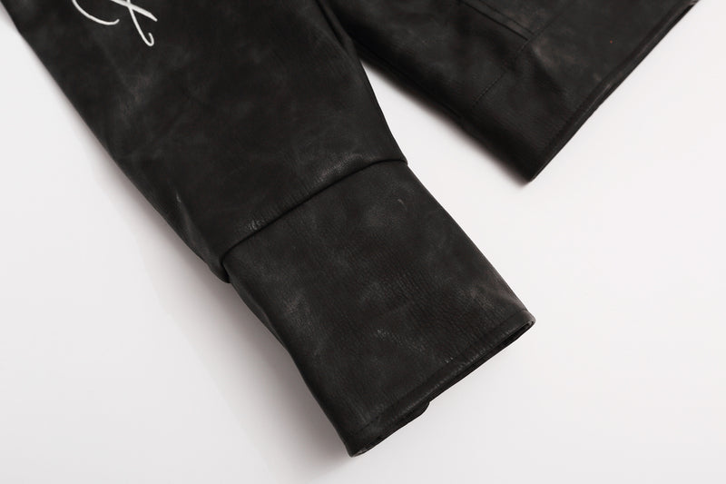 Jacke im Military-Stil aus besticktem PU-Leder – Schwarz, Used-Look und Stehkragen