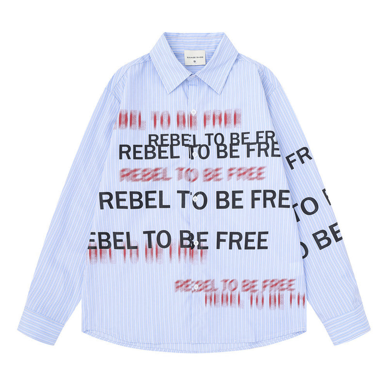 Gestreiftes Herrenhemd mit Knopfleiste und "Rebel To Be Free"-Print, lässige Passform