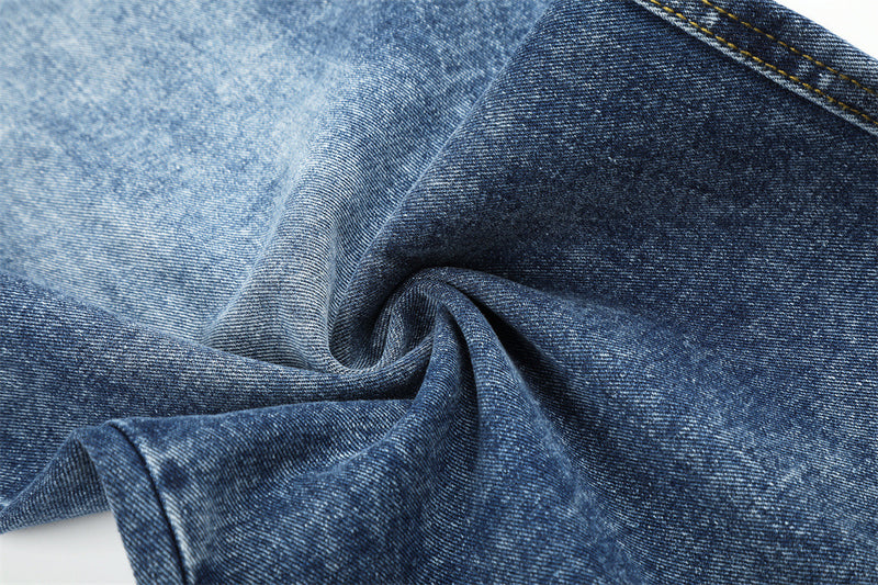 Jean homme wide leg délavé à l'acide avec broderie rouge en écriture manuscrite