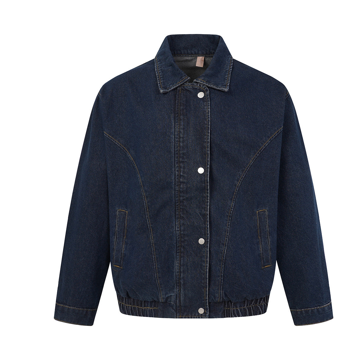 Blouson bomber oversize en jean indigo foncé à coupe boxy, boutons-pression, coutures d’empiècement western et bas élastiqué, vues de face et de dos