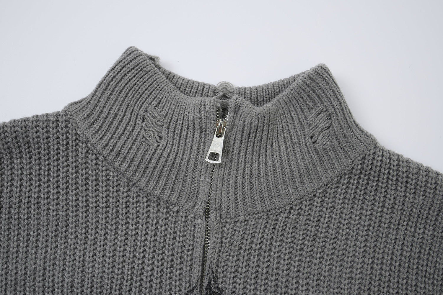 Pull zippé en maille à motif gothique – Col montant punk sombre Abyss Whisper