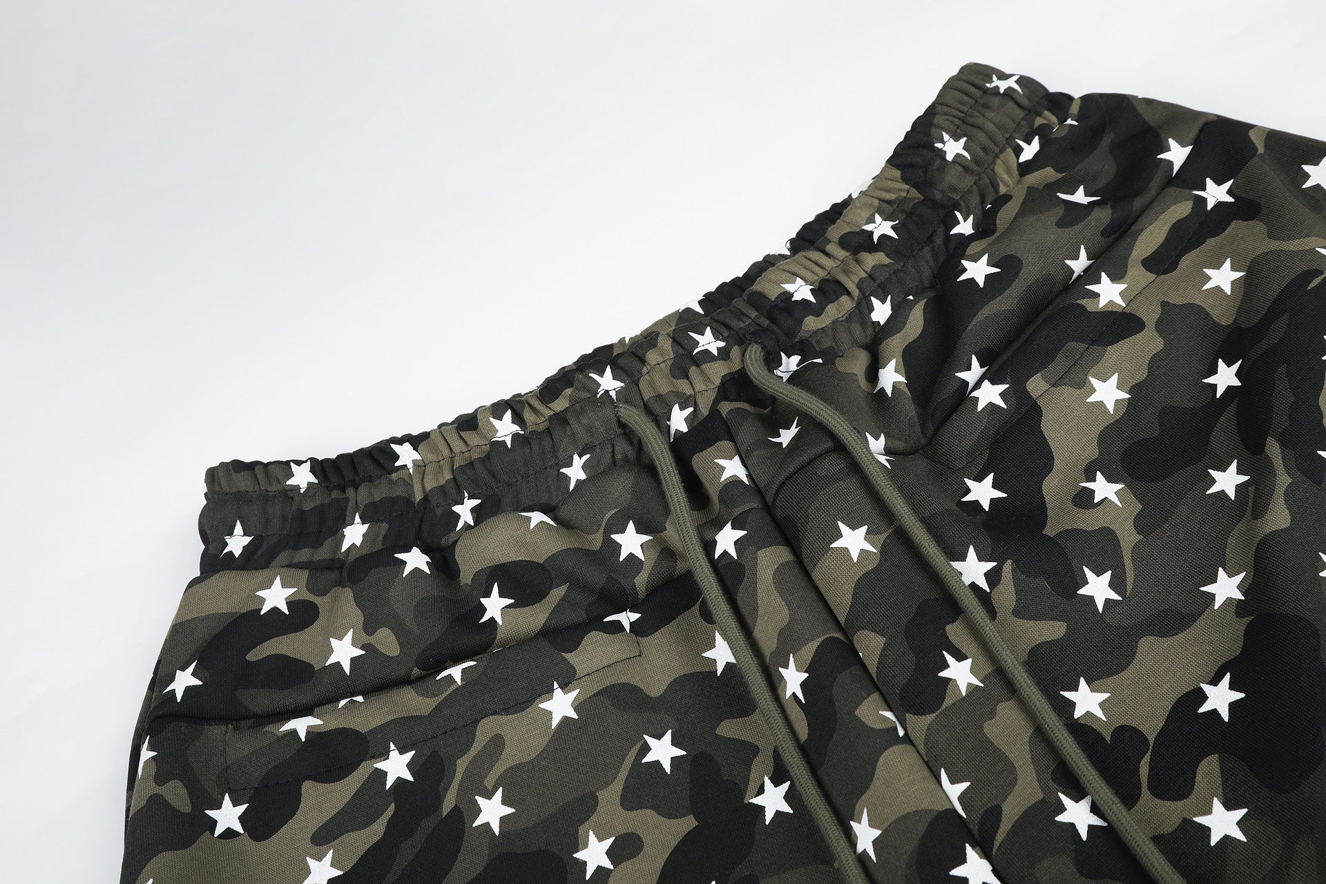 Camo Baggy Cargo Pants – Star Print Wide-Leg Parachute Trousers