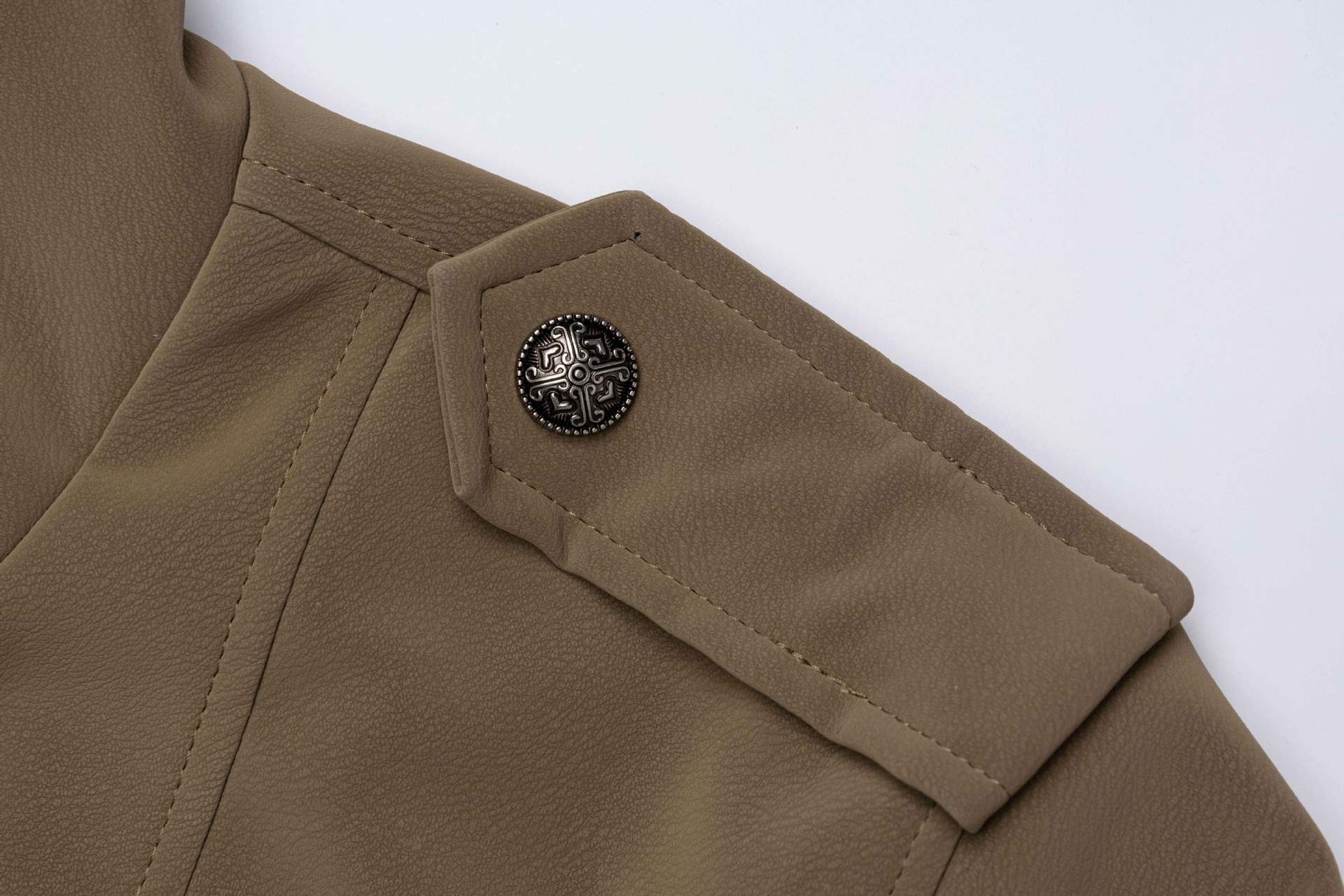 Jacke im Military-Stil mit Stehkragen und zweireihigem Knopfdetail