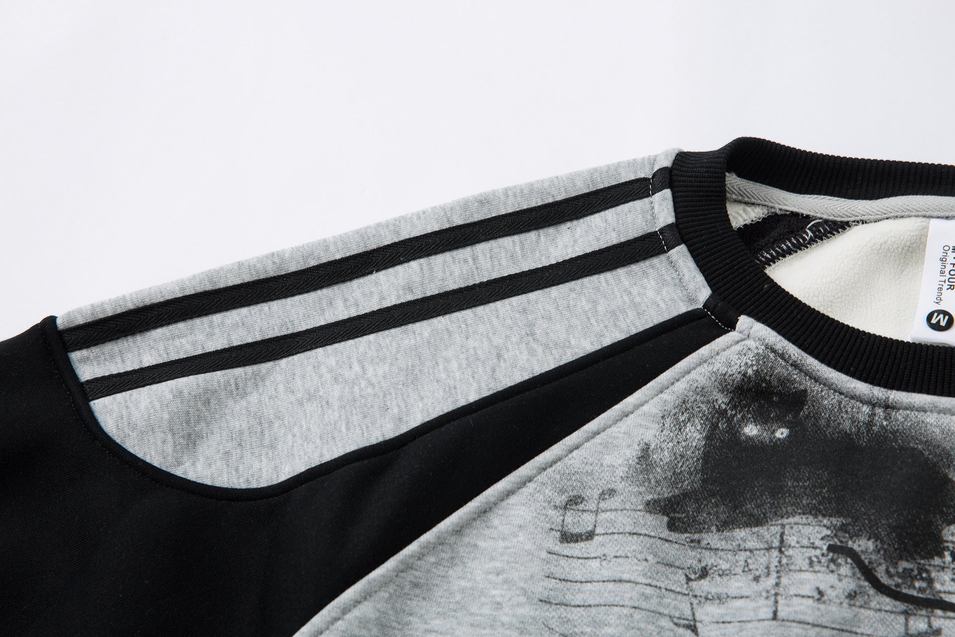 Sweat-shirt motif chat en smoking avec imprimé note de musique et manches raglan color block