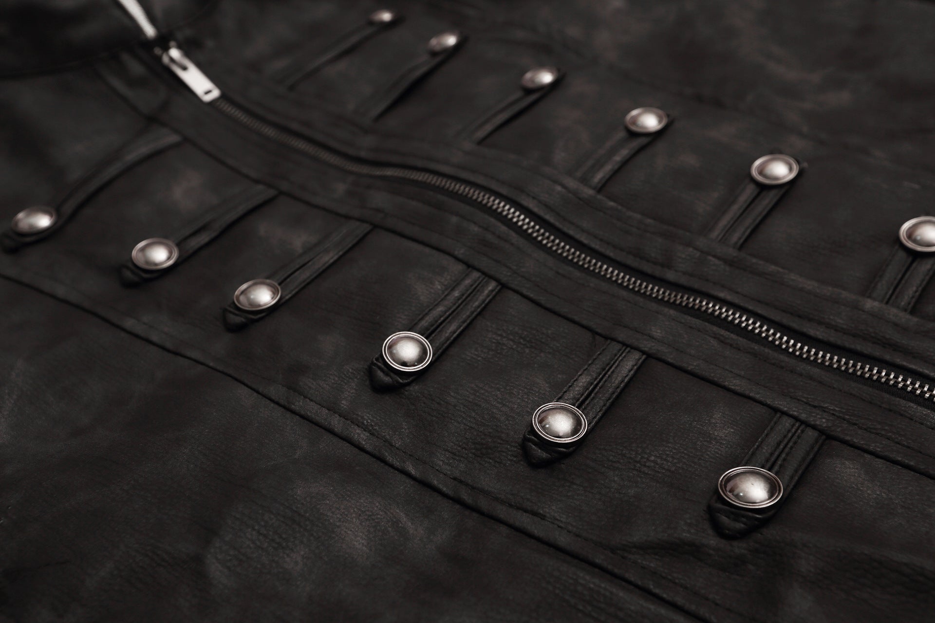 Jacke im Military-Stil aus besticktem PU-Leder – Schwarz, Used-Look und Stehkragen