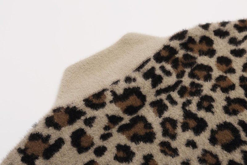 Zip-Jacke aus Leo-Fleece – Oversized-Fuzzy-Bomber mit Fronttaschen