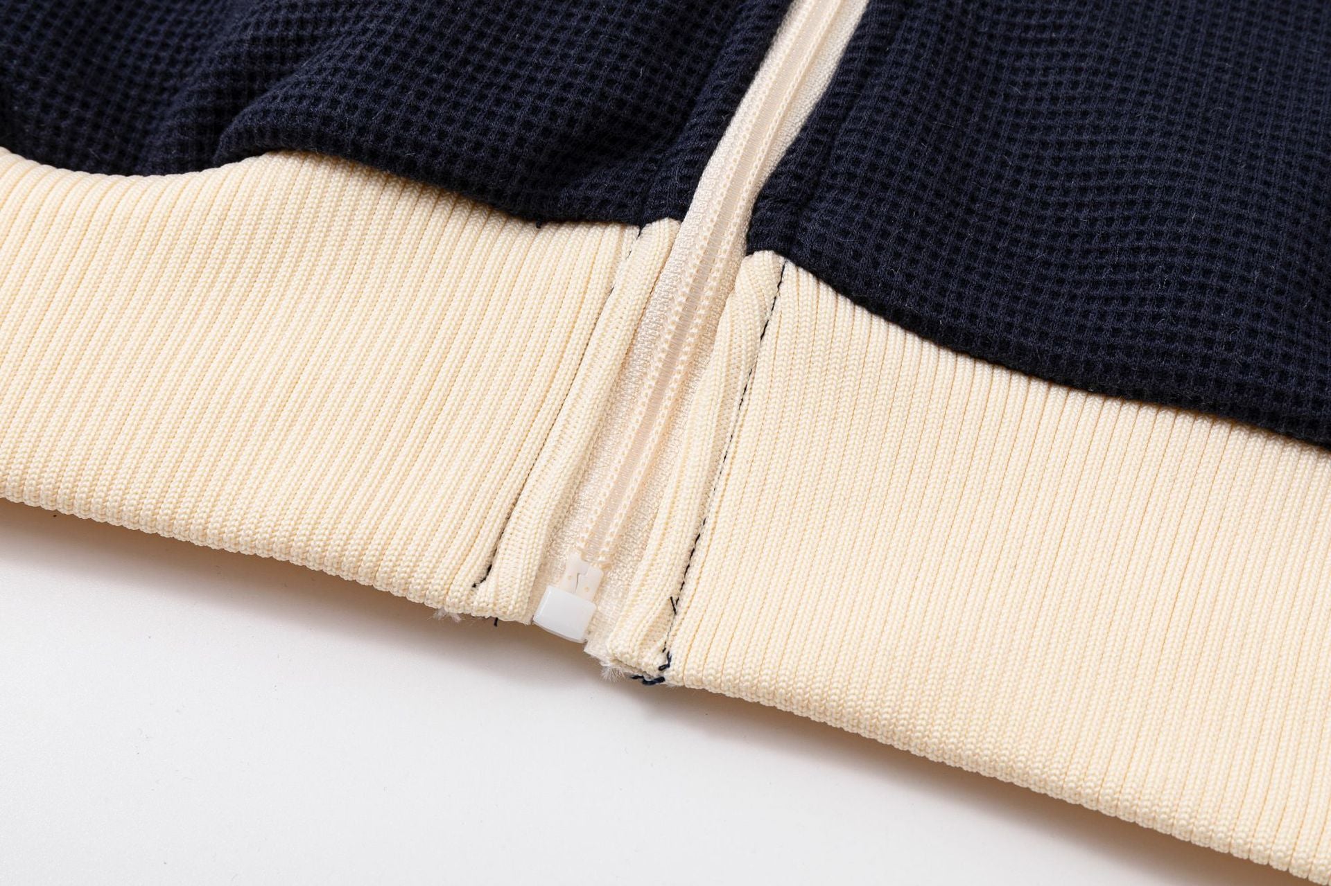 Veste de survêtement en maille gaufrée Nast Club avec logo brodé et manches rayées