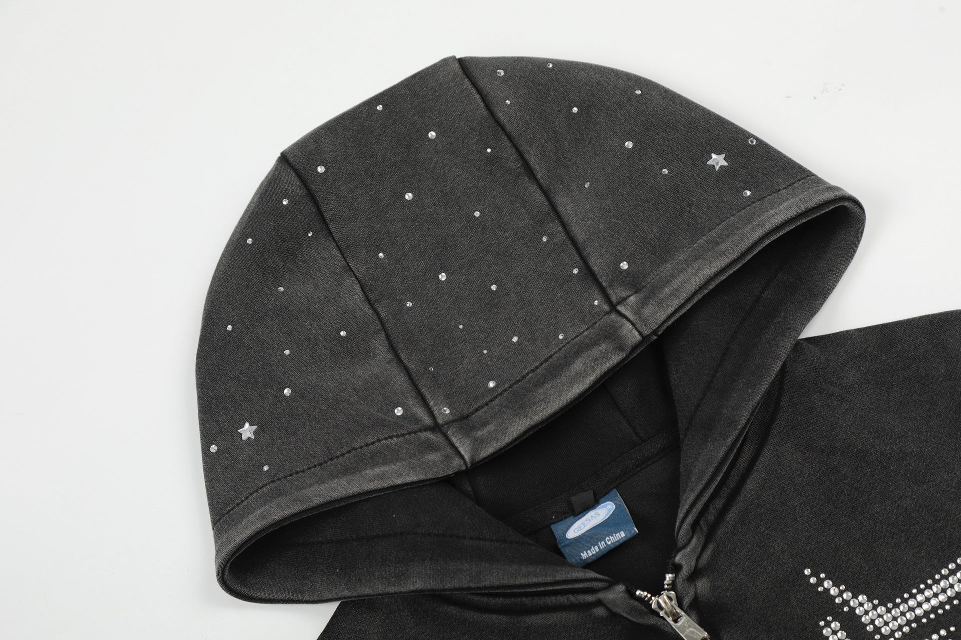 Sweat à capuche zippé Y2K délavé à l’acide avec étoiles doubles en strass – Coupe courte