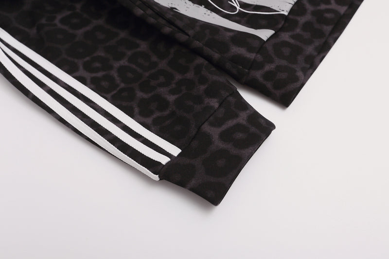 Sweat à capuche zippé léopard avec écusson lion et motif drapeau américain