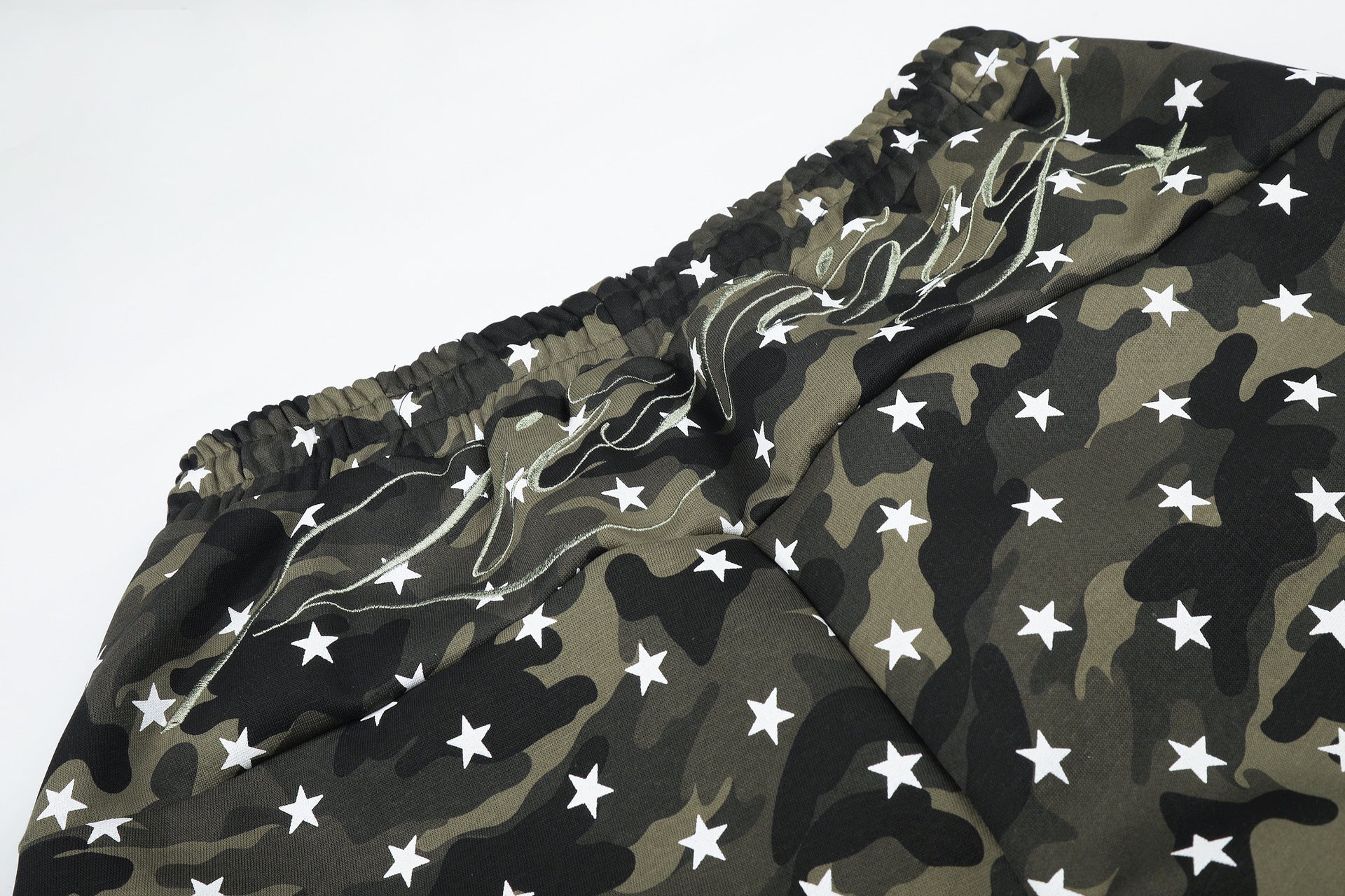 Camo Baggy Cargo Pants – Star Print Wide-Leg Parachute Trousers