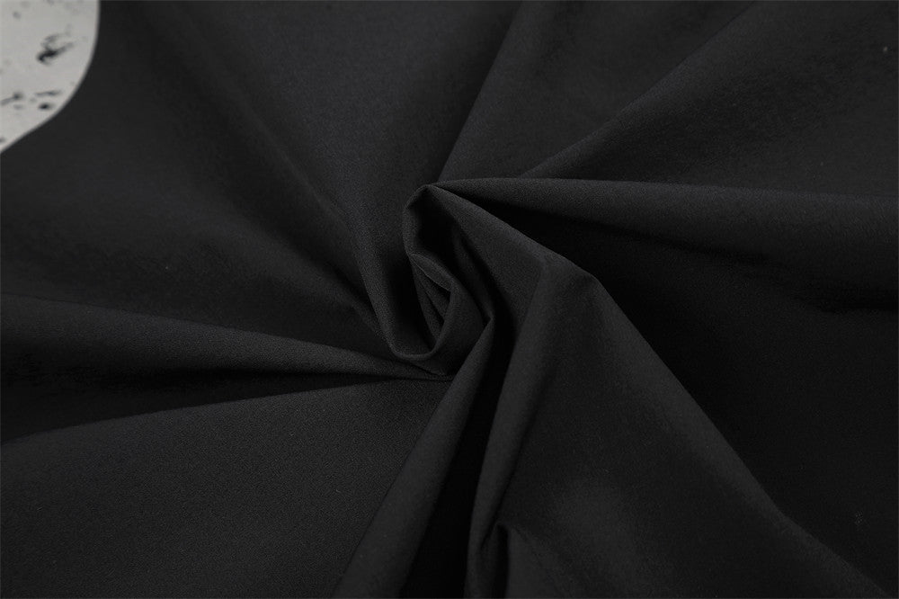 Veste de survêtement noire avec imprimé licorne ailée et motif graphique numéro 66