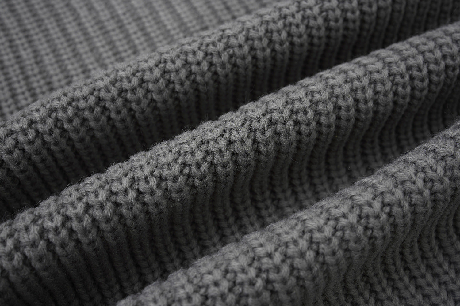 Pull col montant zippé en maille gothique à croix imprimée et effet usé