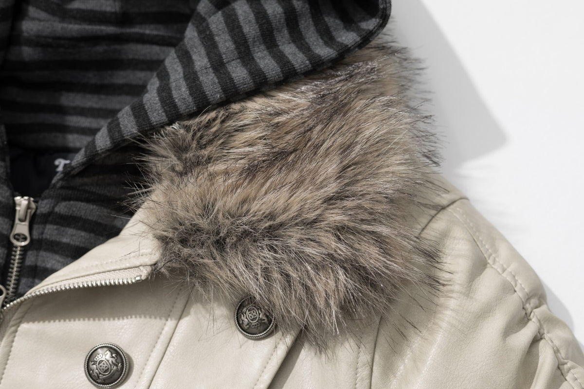 Veste matelassée en similicuir avec col en fausse fourrure et boutons croisés