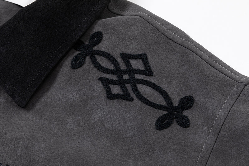 Veste en cuir oversize courte à broderies gothiques – Style moto américain rétro