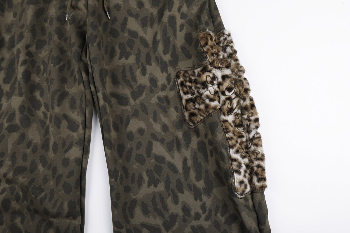 Leopard Print Wide-Leg Sweatpants with Faux Fur Cargo Pocket