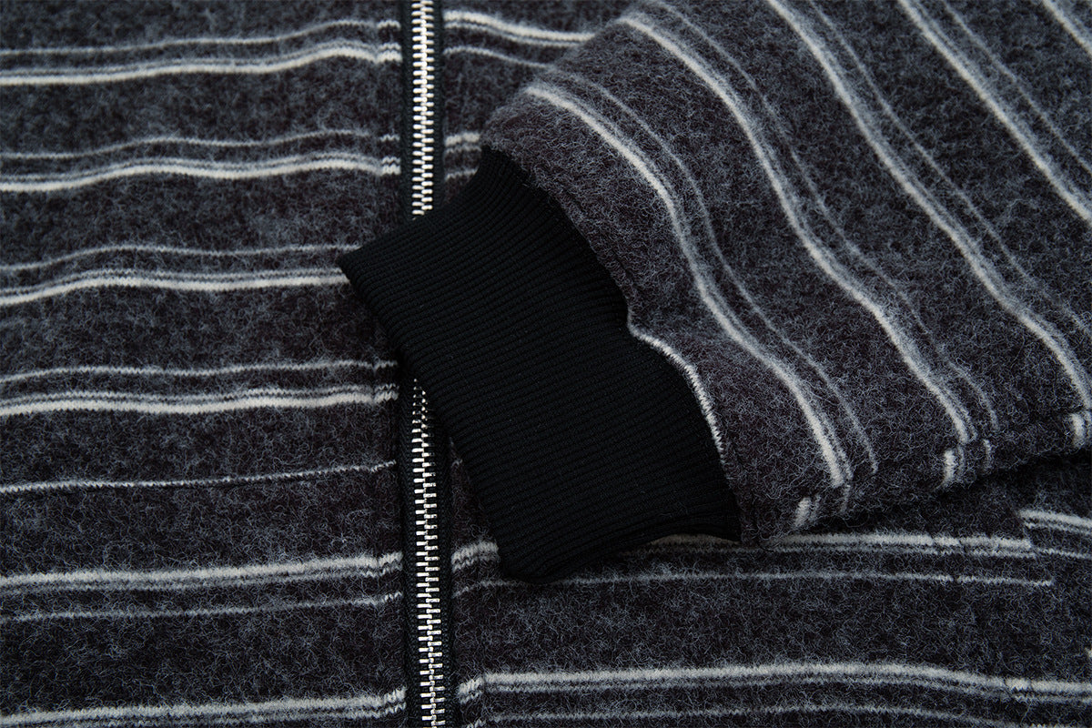 Sudadera de rayas con cremallera y parches varsity – Cárdigan retro americano de felpa