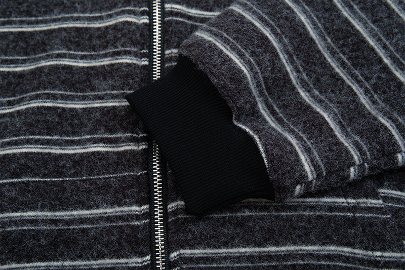 Sudadera de rayas con cremallera y parches varsity – Cárdigan retro americano de felpa